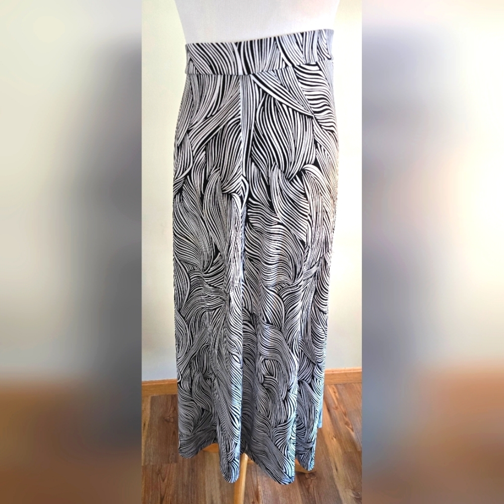 Kasper Women's Pull-on Black/White Print Skirt Large